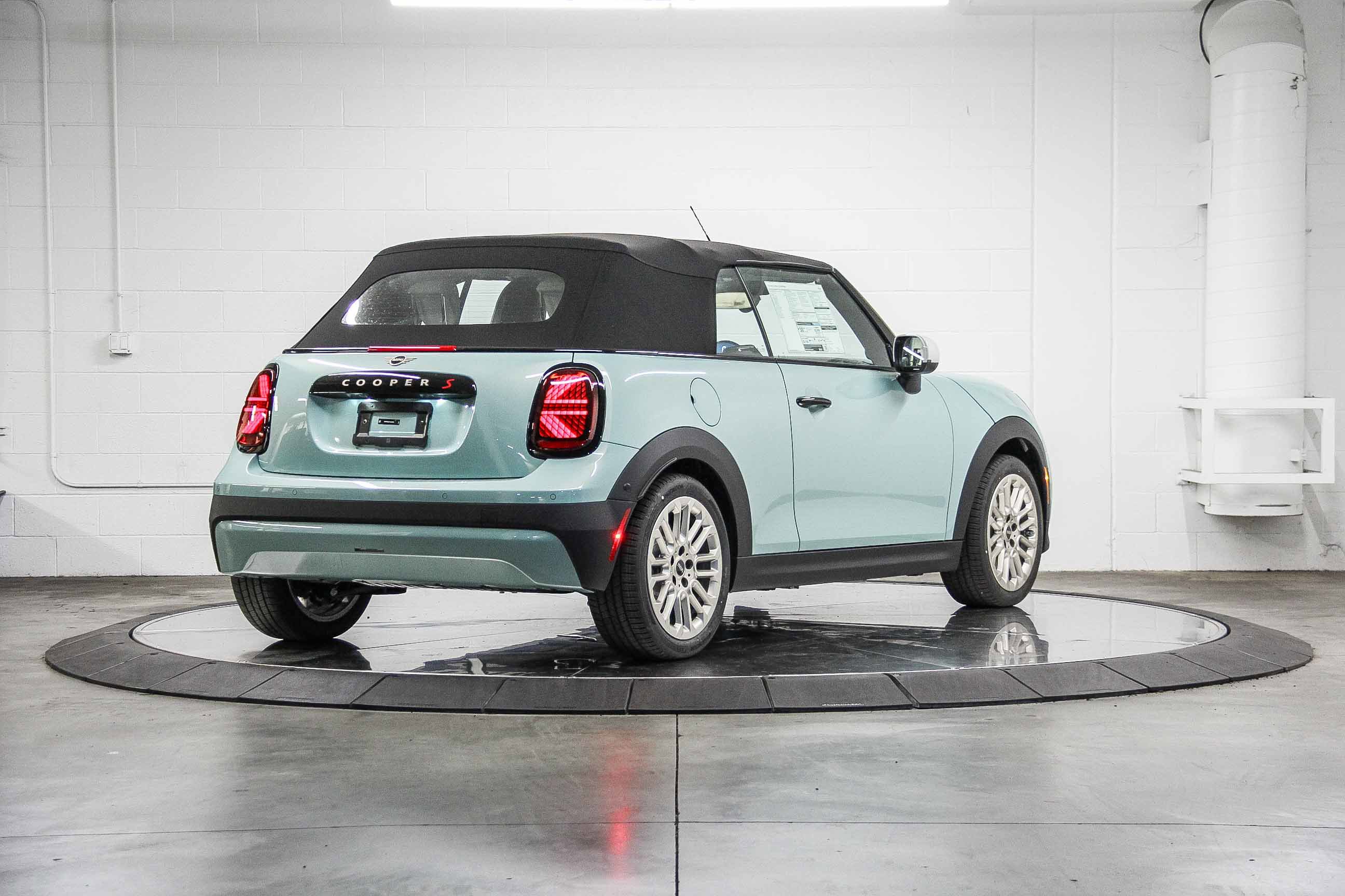 2026 Mini Cooper Convertible Iconic photo 6