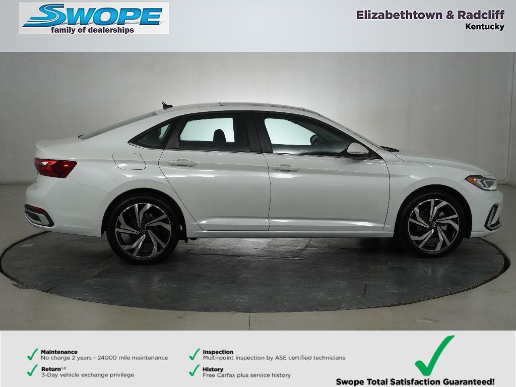 2025 Volkswagen Jetta SEL photo 2