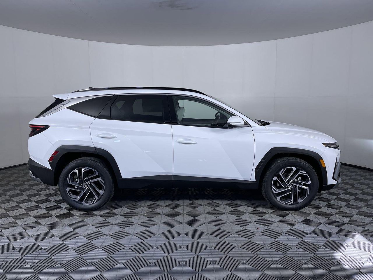 2025 Hyundai Tucson Hybrid Limited Sport photo 4