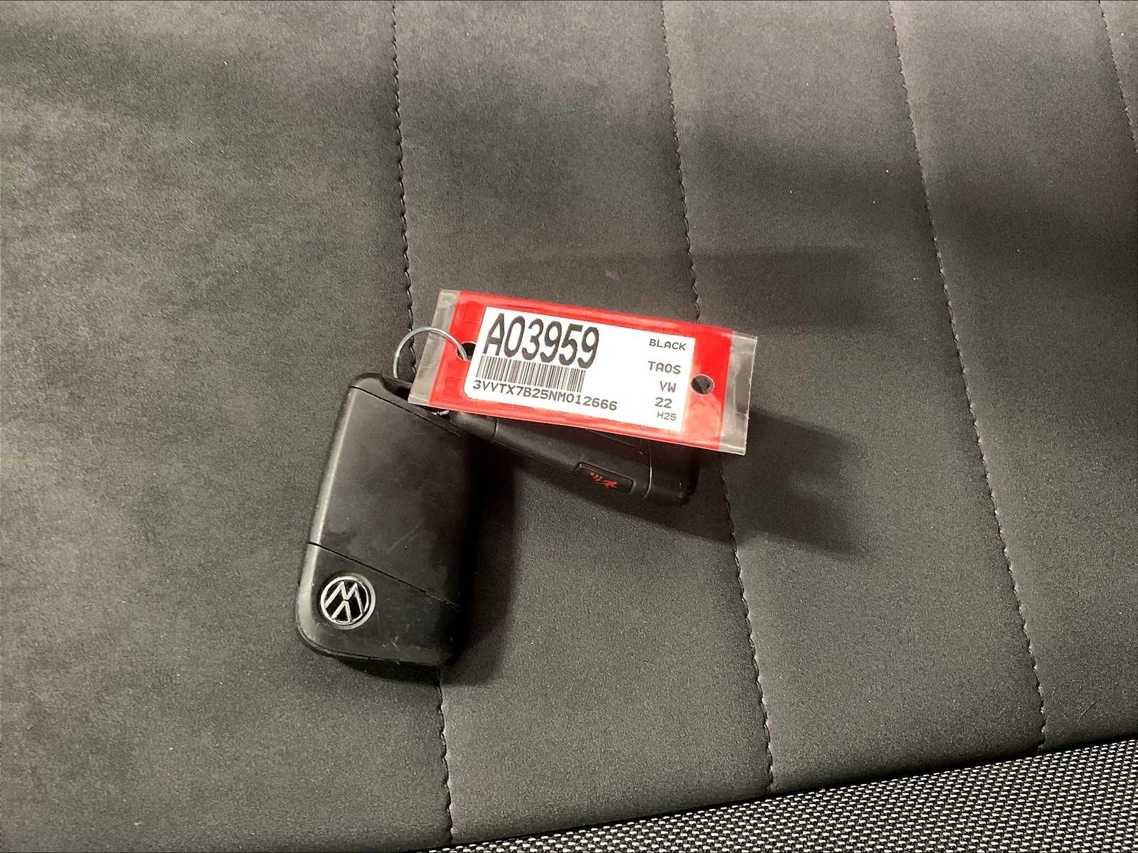 2022 Volkswagen Taos SE photo 27