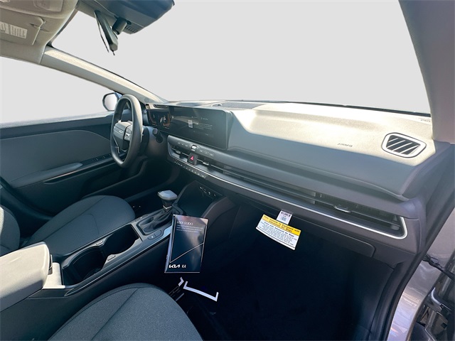 2025 Kia K4 LXS photo 22