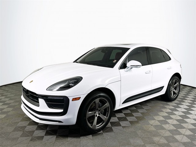 2024 Porsche Macan Sport Chrono