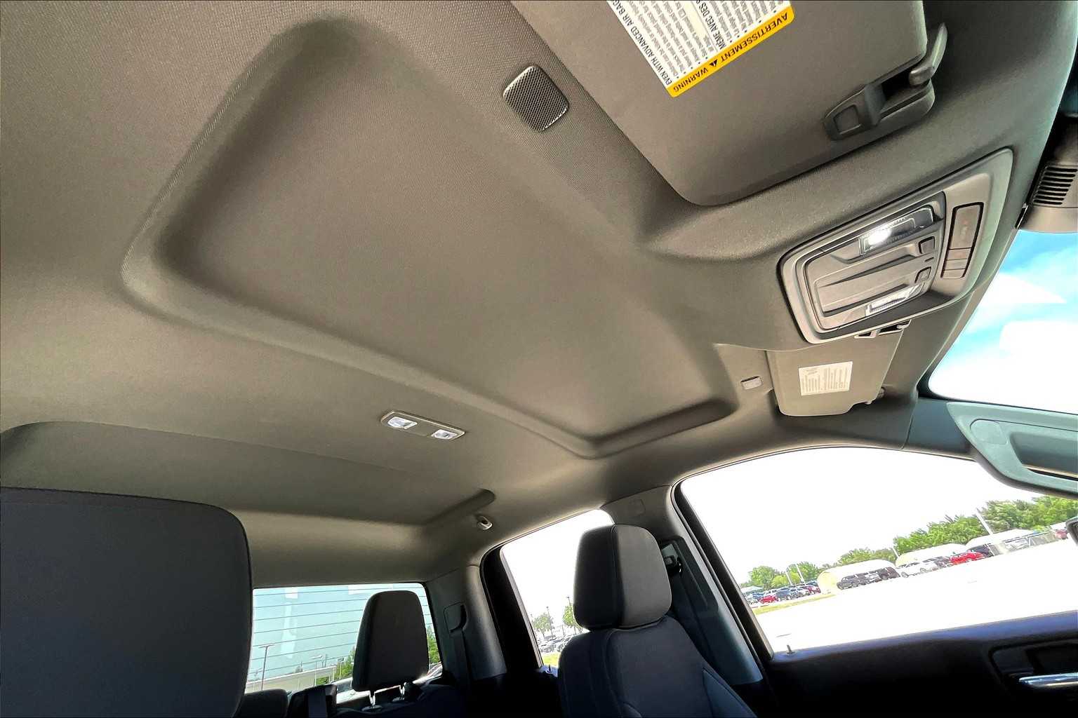 2025 Chevrolet Silverado 1500 Custom photo 25