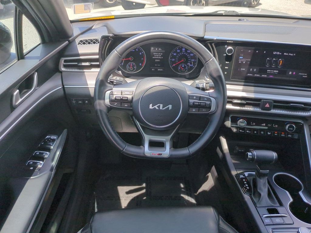 2022 Kia K5 GT-Line photo 14