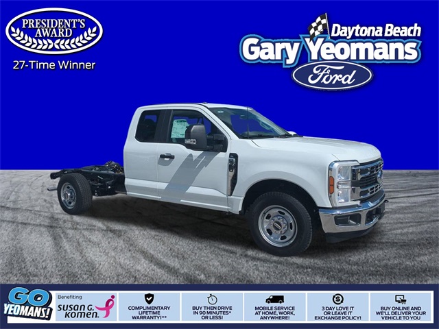 2025 Ford F-350 Super Duty Chassis Cab XL's photo
