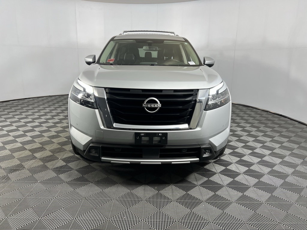 2022 Nissan Pathfinder Platinum photo 4