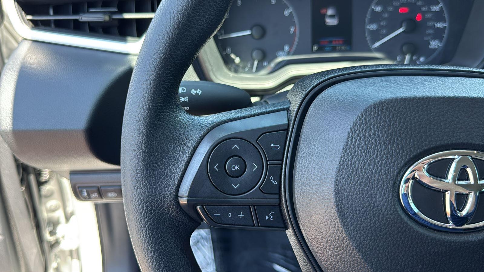 2025 Toyota Corolla LE photo 15