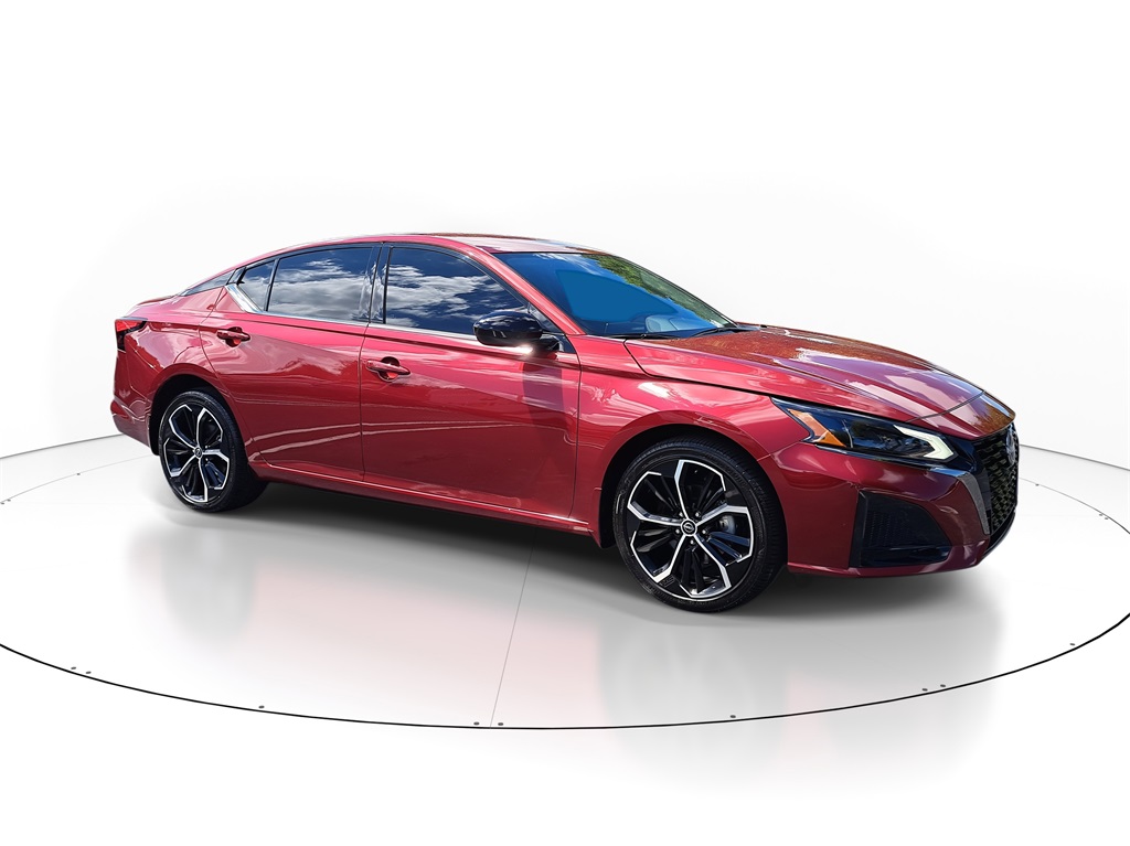 2024 Nissan Altima 2.5 SR photo 2