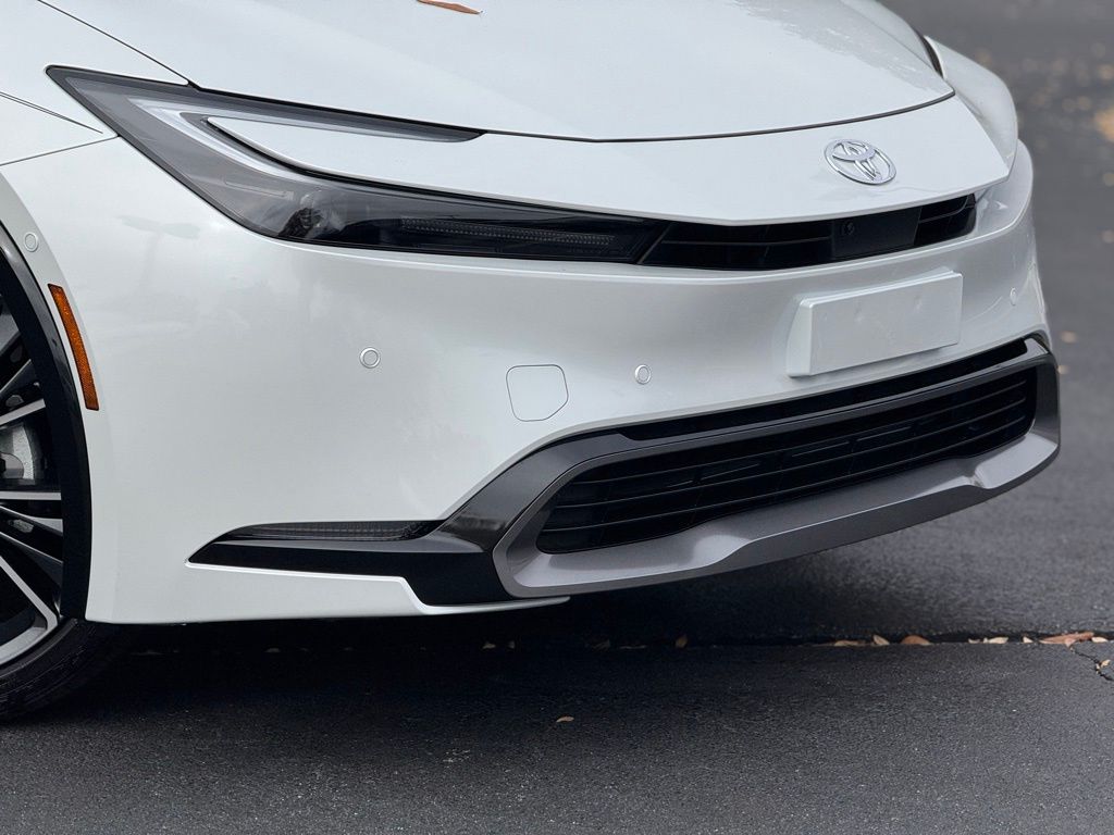 2026 Toyota Prius Limited photo 4