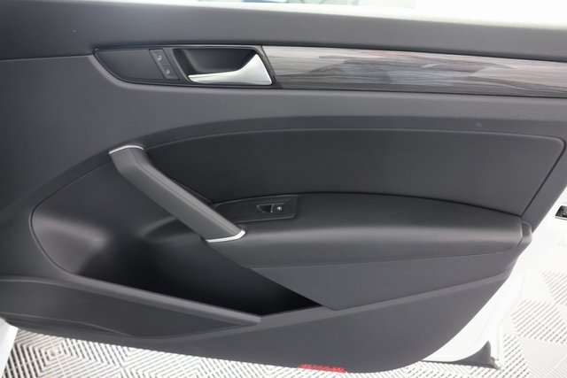 2022 Volkswagen Passat 2.0T R-Line photo 27