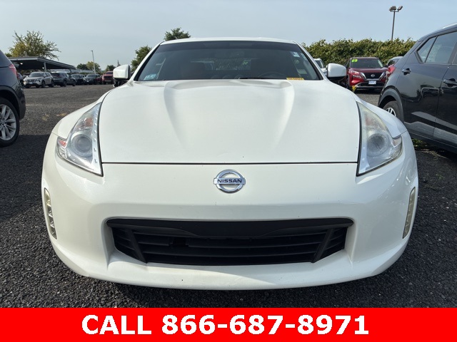 2014 Nissan 370Z Touring photo 2