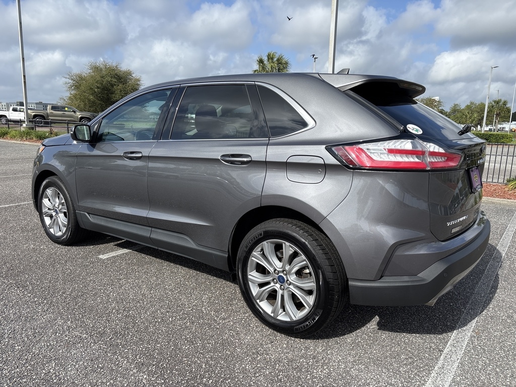 2022 Ford Edge Titanium photo 3