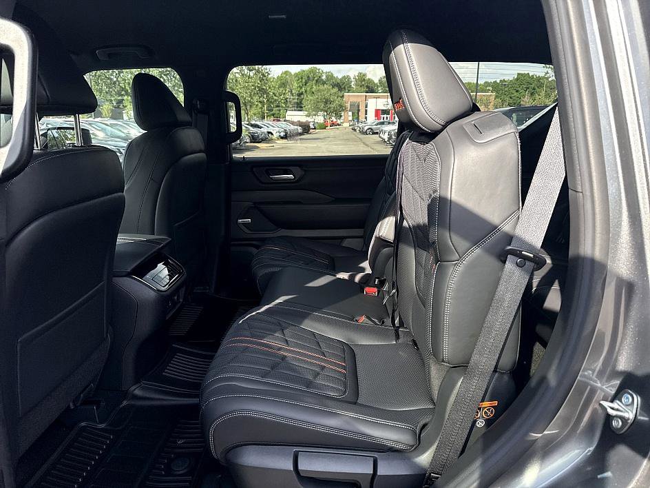 2025 Nissan Armada photo 9