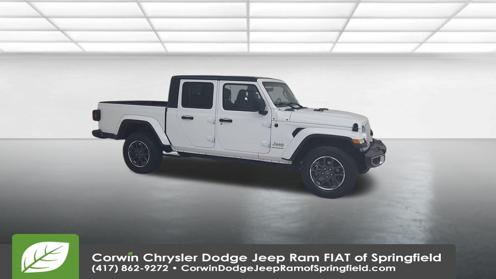 2023 Jeep Gladiator Overland photo 3