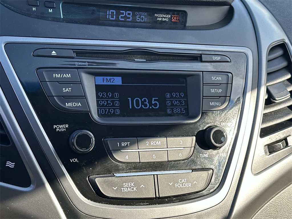 2014 Hyundai Elantra SE photo 3