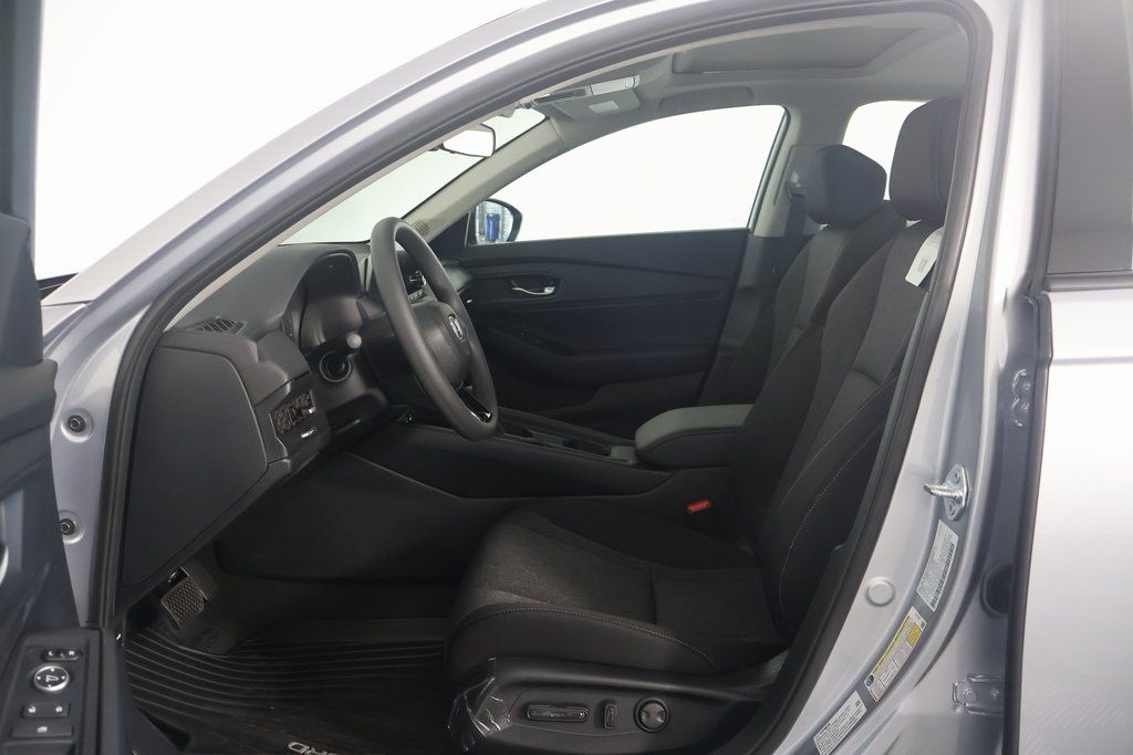 2025 Honda Accord SE photo 5