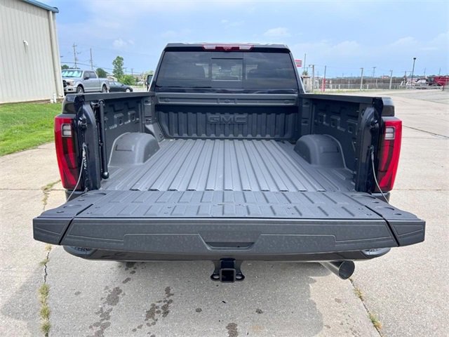 2025 Gmc Sierra 3500 HD Denali photo 4