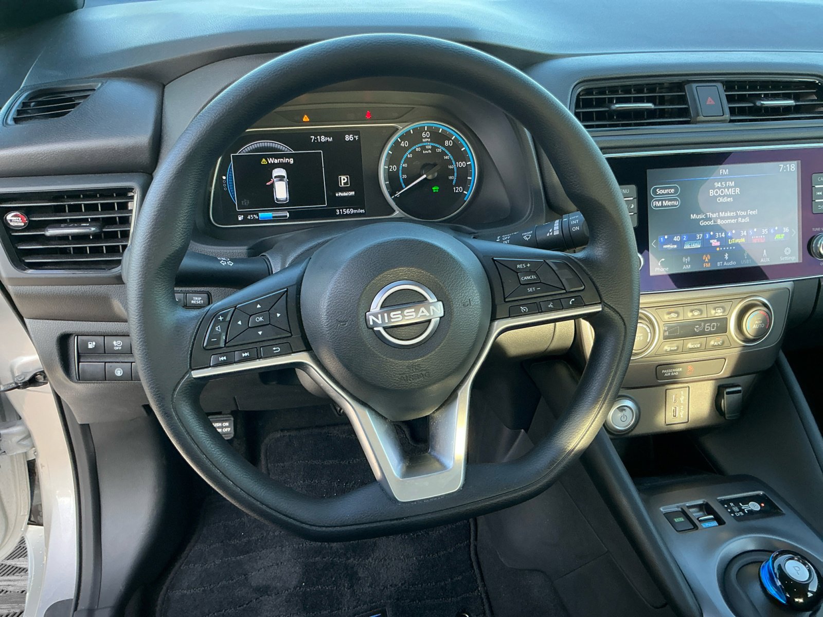 2023 Nissan Leaf S photo 14