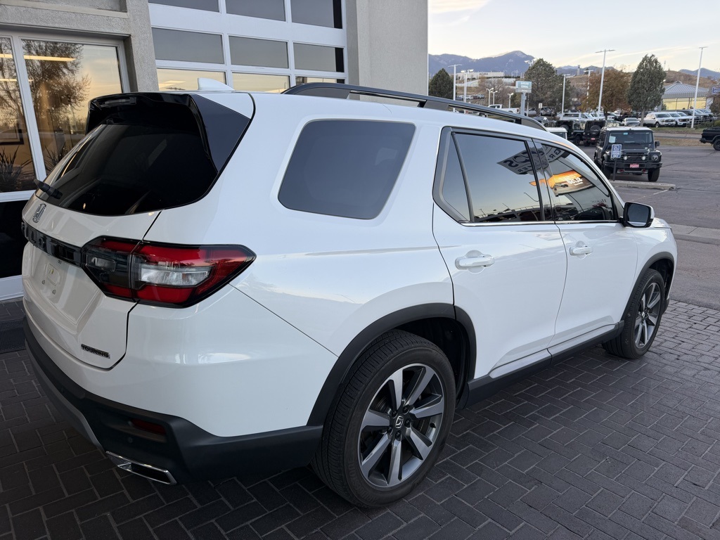 2025 Honda Pilot Touring photo 2