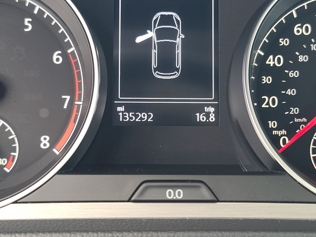 2017 Volkswagen Golf Wolfsburg Edition photo 4