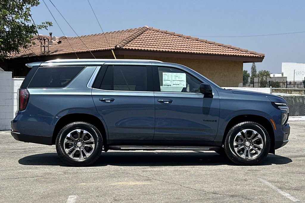 2025 Chevrolet Tahoe LS photo 3