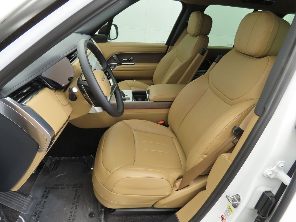 2025 Land Rover Range Rover SE photo 16