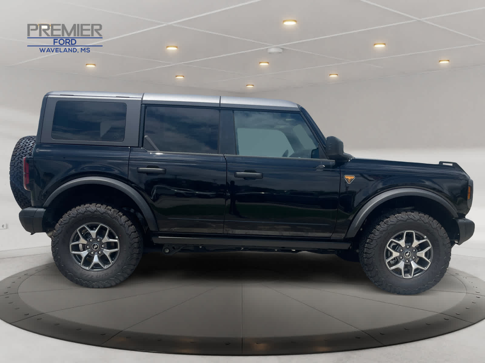 2025 Ford Bronco Badlands photo 6
