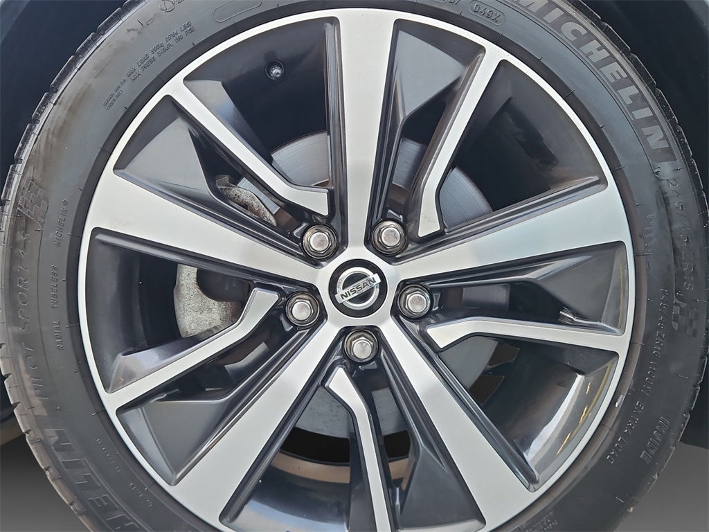 2019 Nissan Maxima SV photo 14