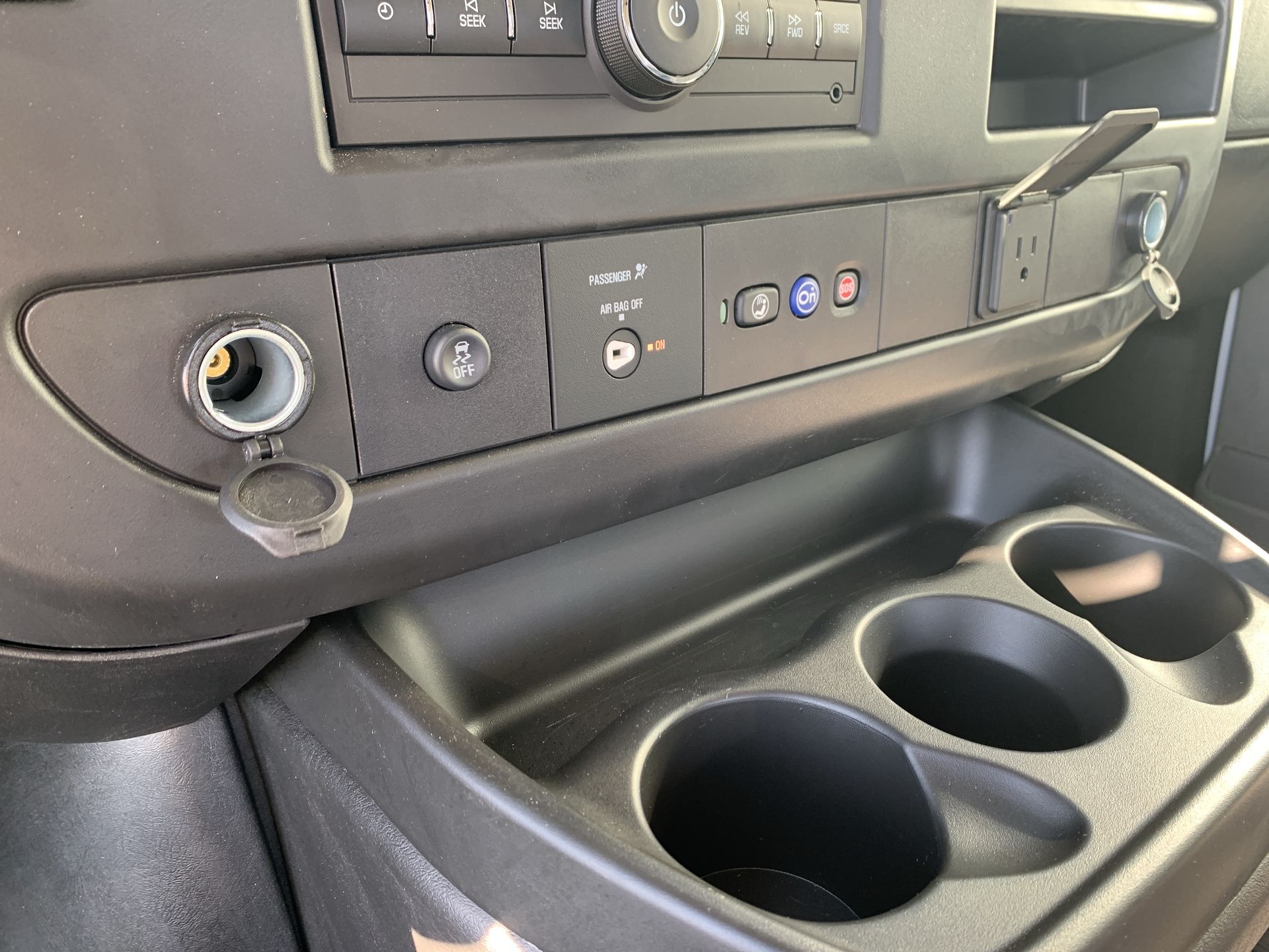 2025 Gmc Savana Cutaway 3500 photo 33