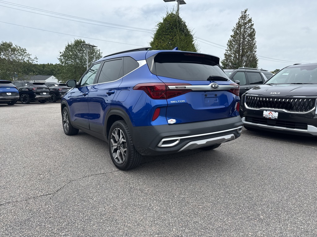 2021 Kia Seltos EX photo 3