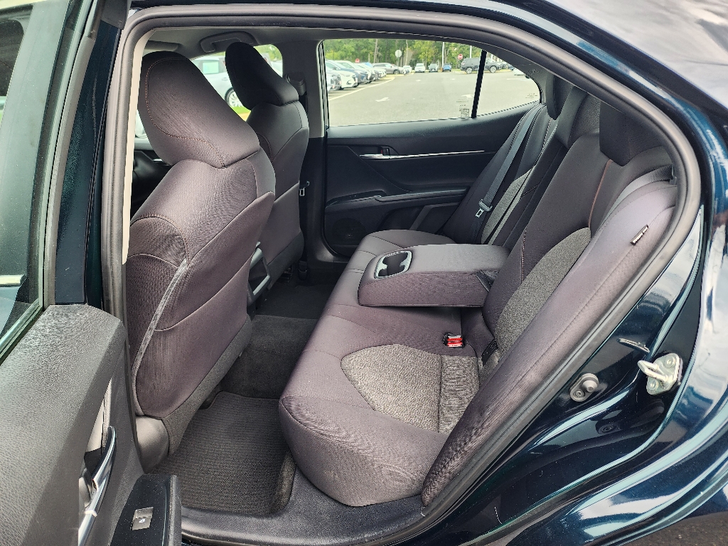 2020 Toyota Camry LE photo 27