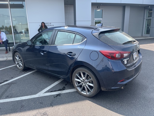2018 Mazda Mazda3 Grand Touring photo 3