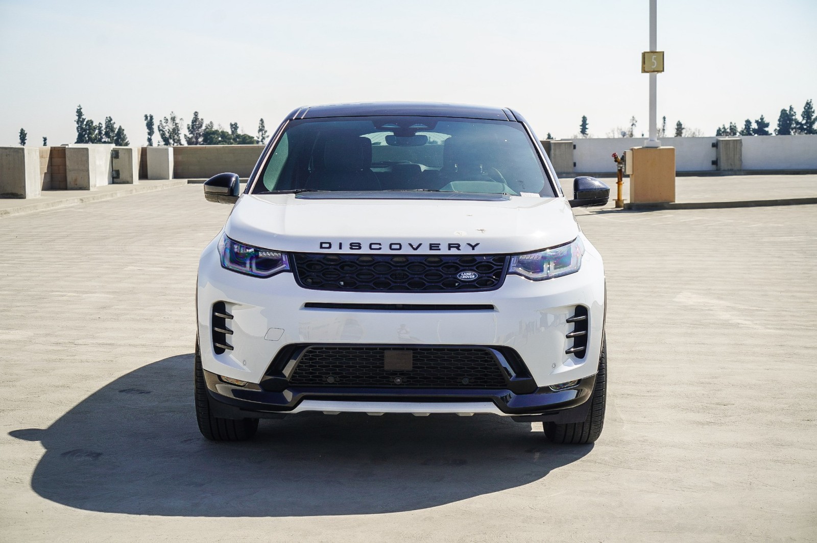2024 Land Rover Discovery Sport Dynamic SE photo 2