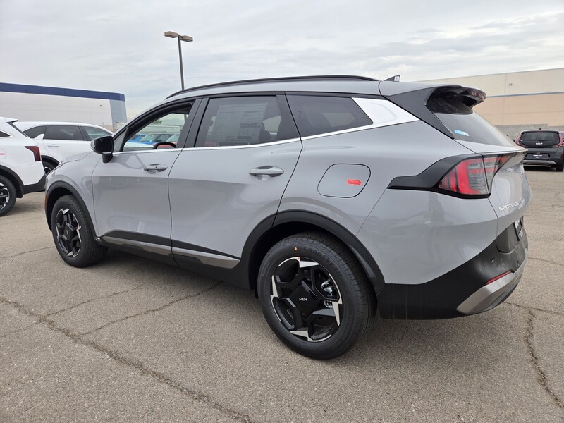 2026 Kia Sportage EX X-Line photo 4