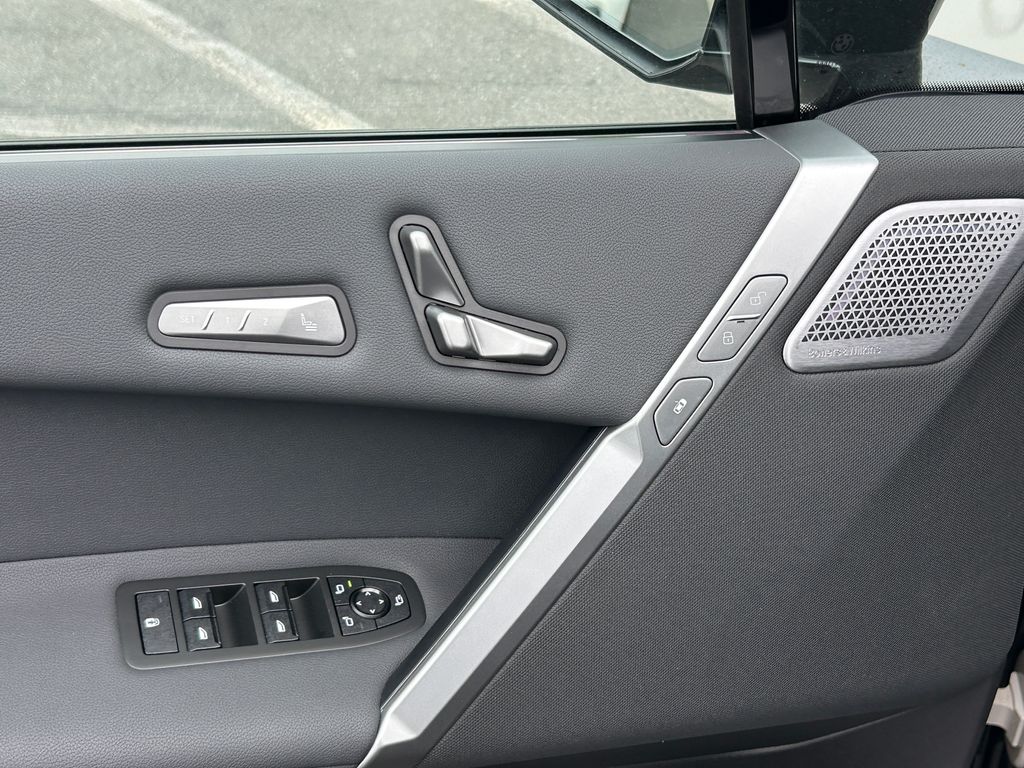 2026 Bmw iX iX M70 photo 12