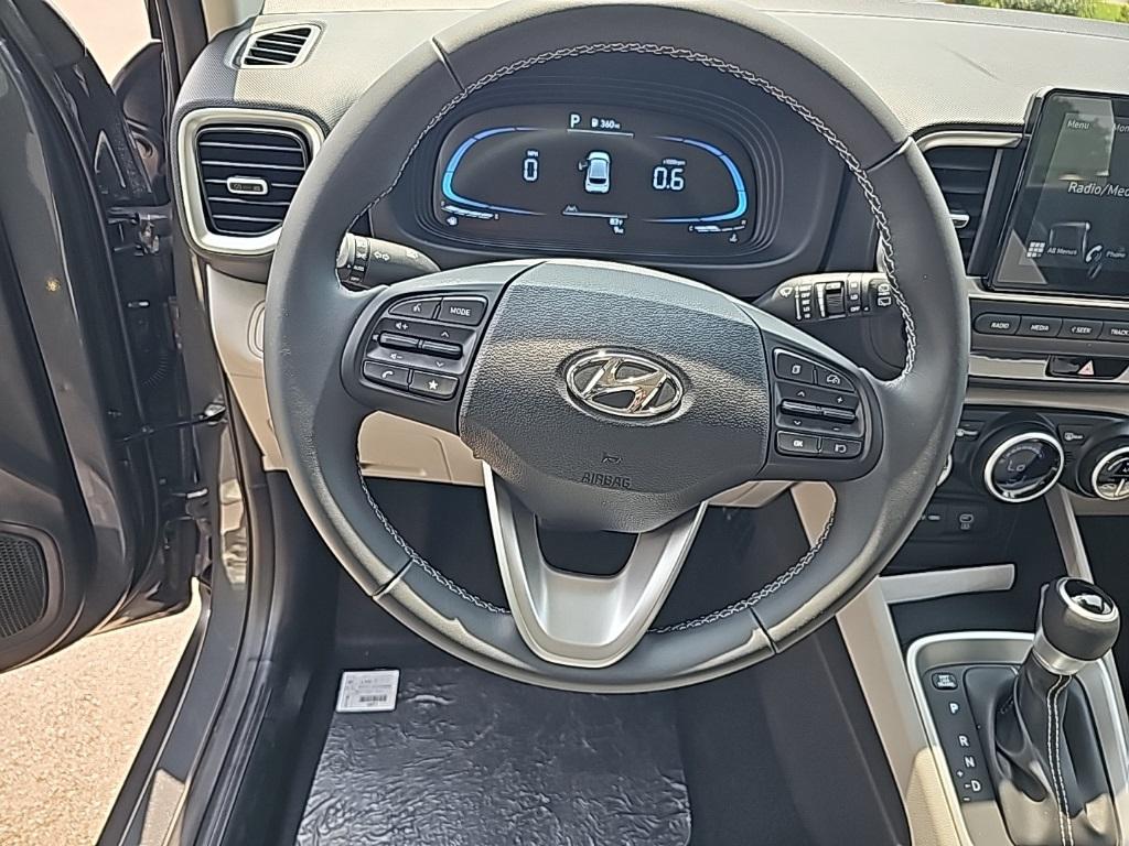 2025 Hyundai Venue SEL photo 20