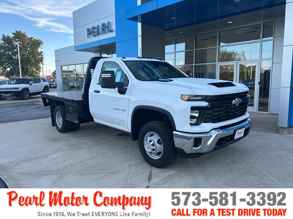 2025 Chevrolet Silverado 3500HD Work Truck's photo