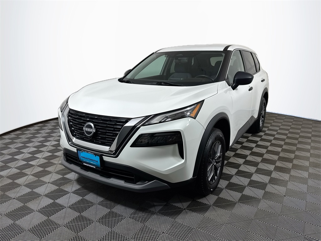 2022 Nissan Rogue S's photo
