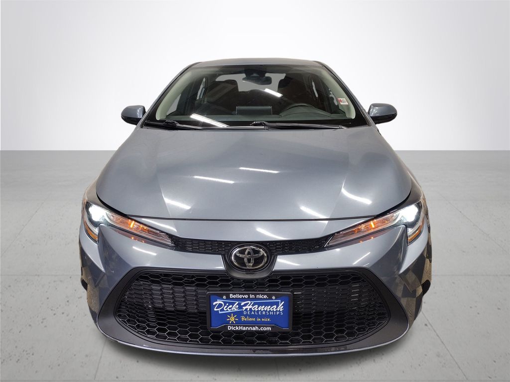 2021 Toyota Corolla LE photo 3