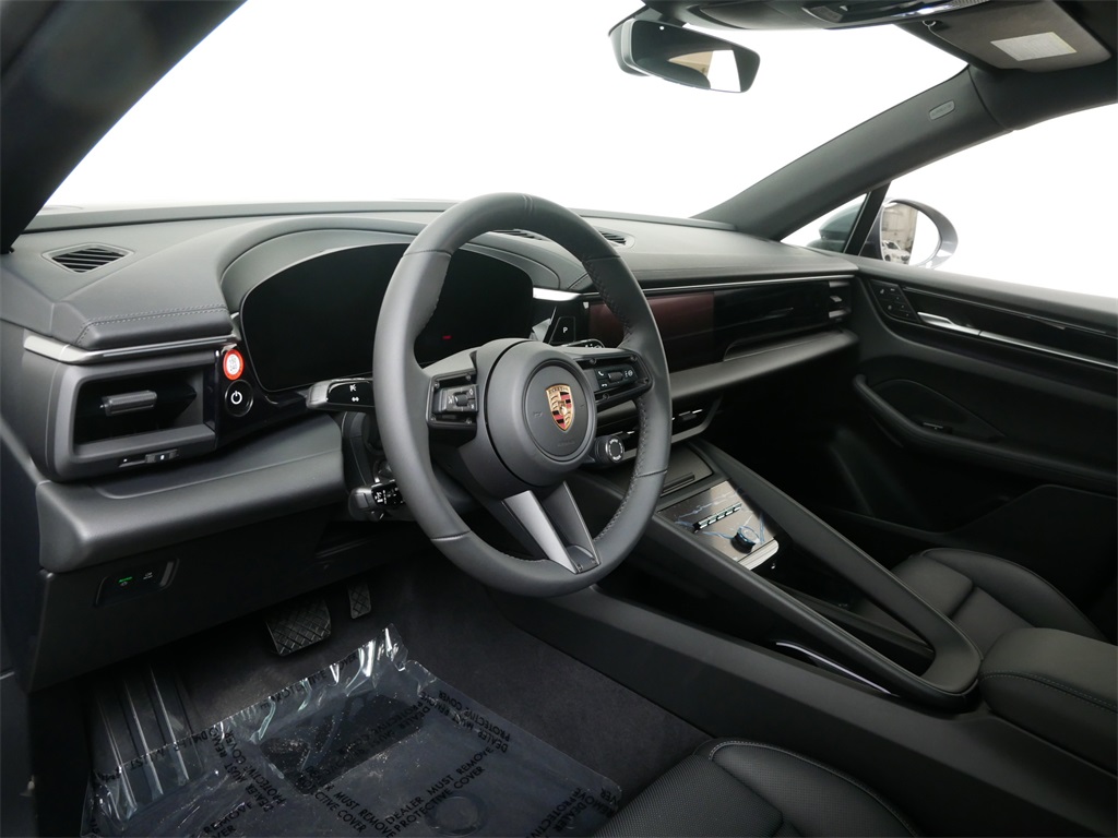 2025 Porsche Macan Electric 4 photo 4