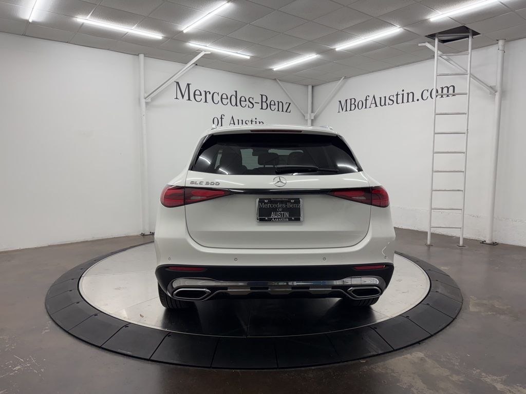 2026 Mercedes Benz GLC 300 photo 6
