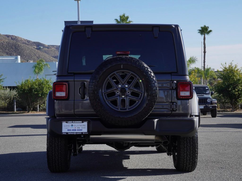 New 2026 Granite Crystal Metallic Clear-Coat Exterior Paint Jeep 4-Door Sport S image 4