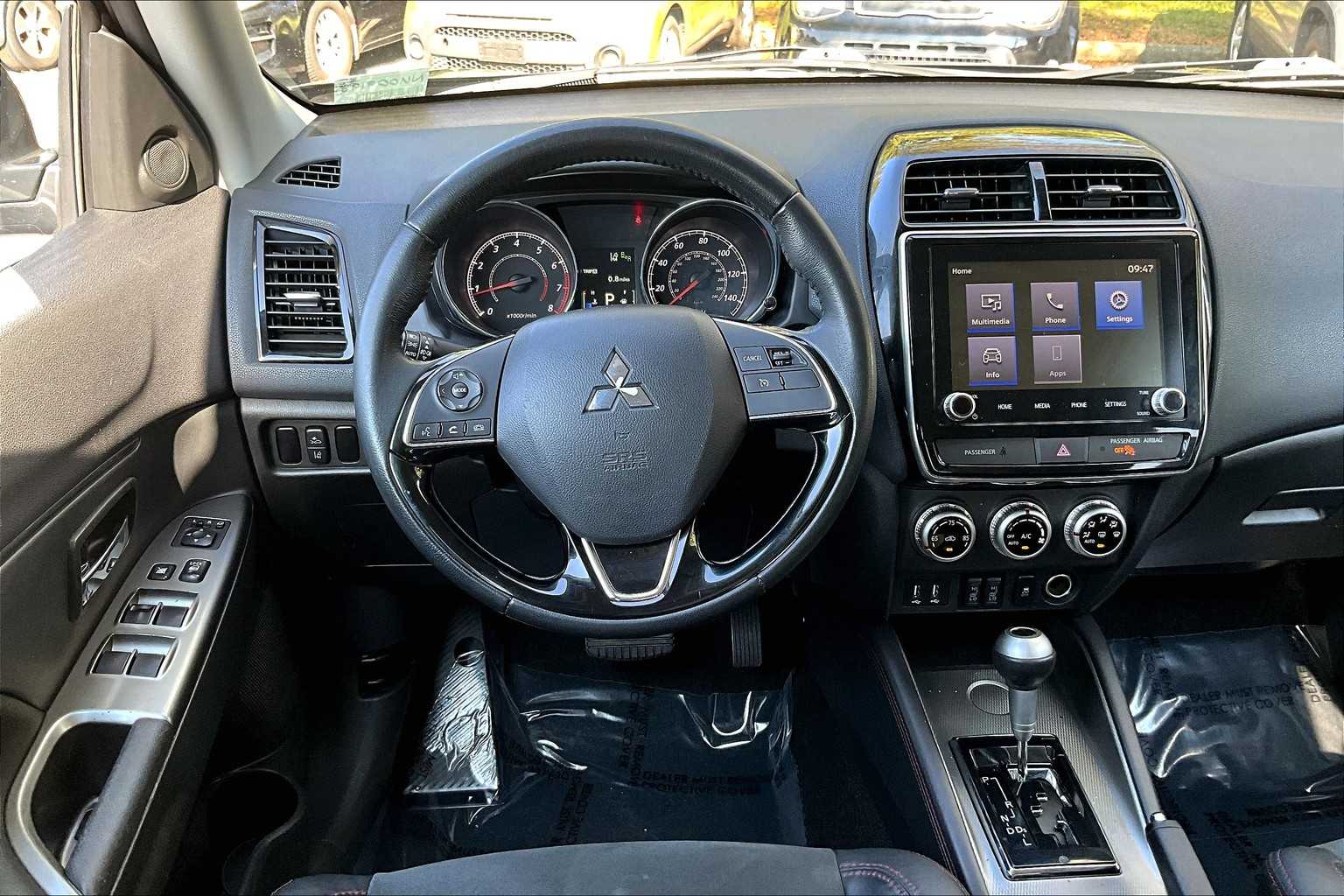 2022 Mitsubishi Outlander Sport SE photo 2