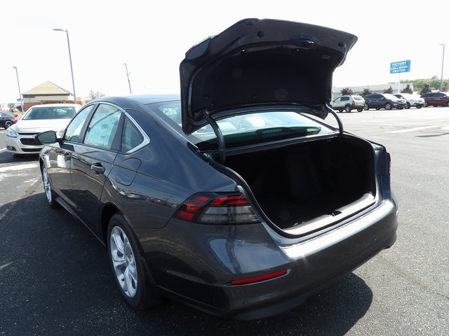 2025 Honda Accord LX photo 5