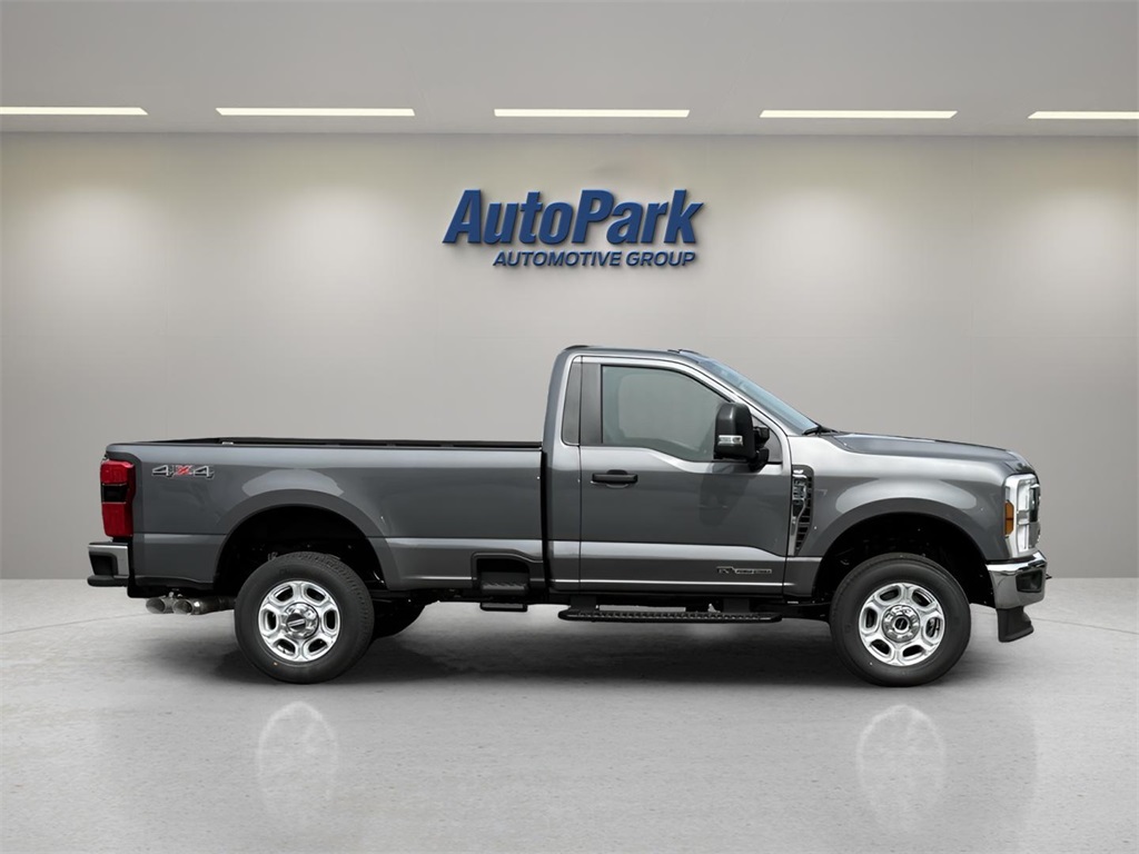 2026 Ford F-350 XLT photo 8