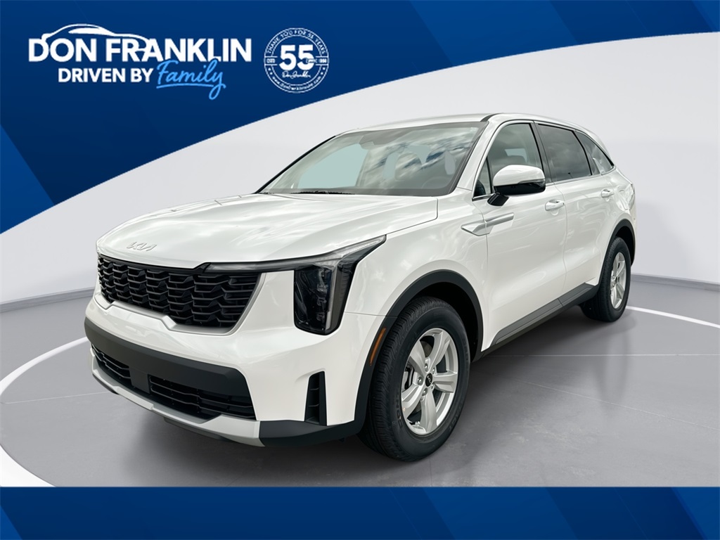 2025 Kia Sorento LX's photo