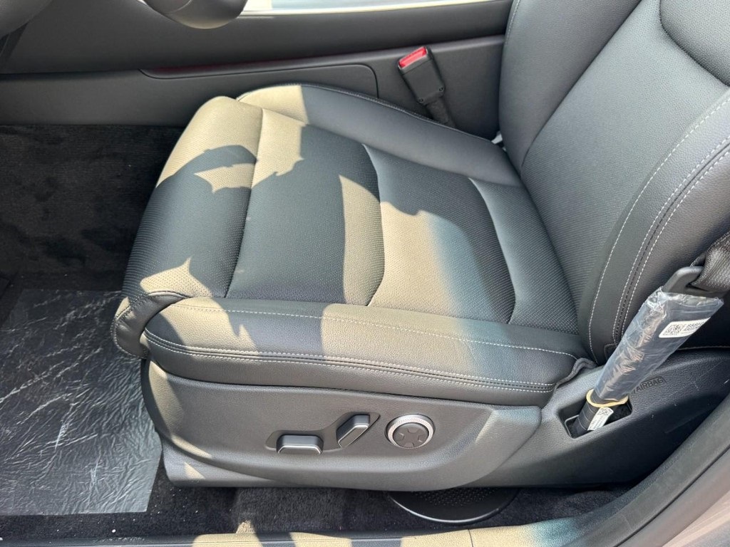 2026 Genesis GV70 2.5T Select photo 10