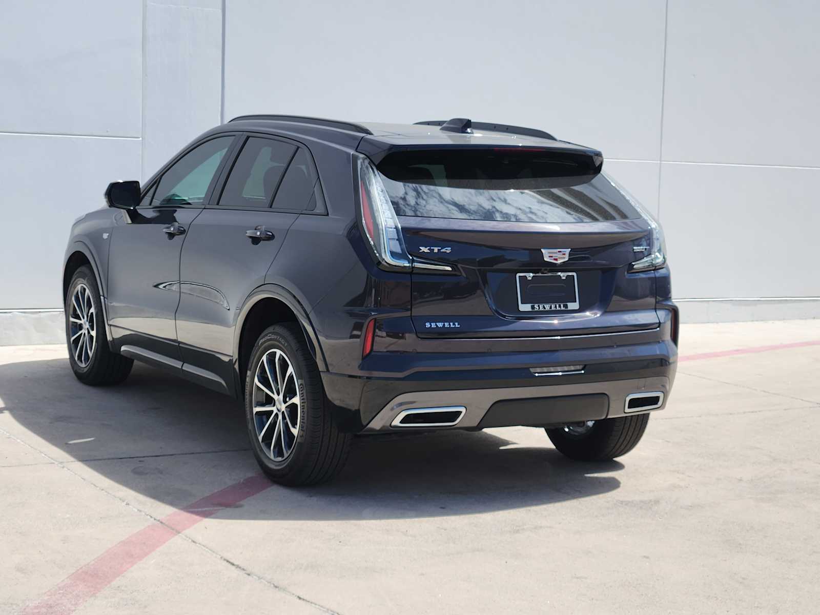 2025 Cadillac XT4 Sport photo 3