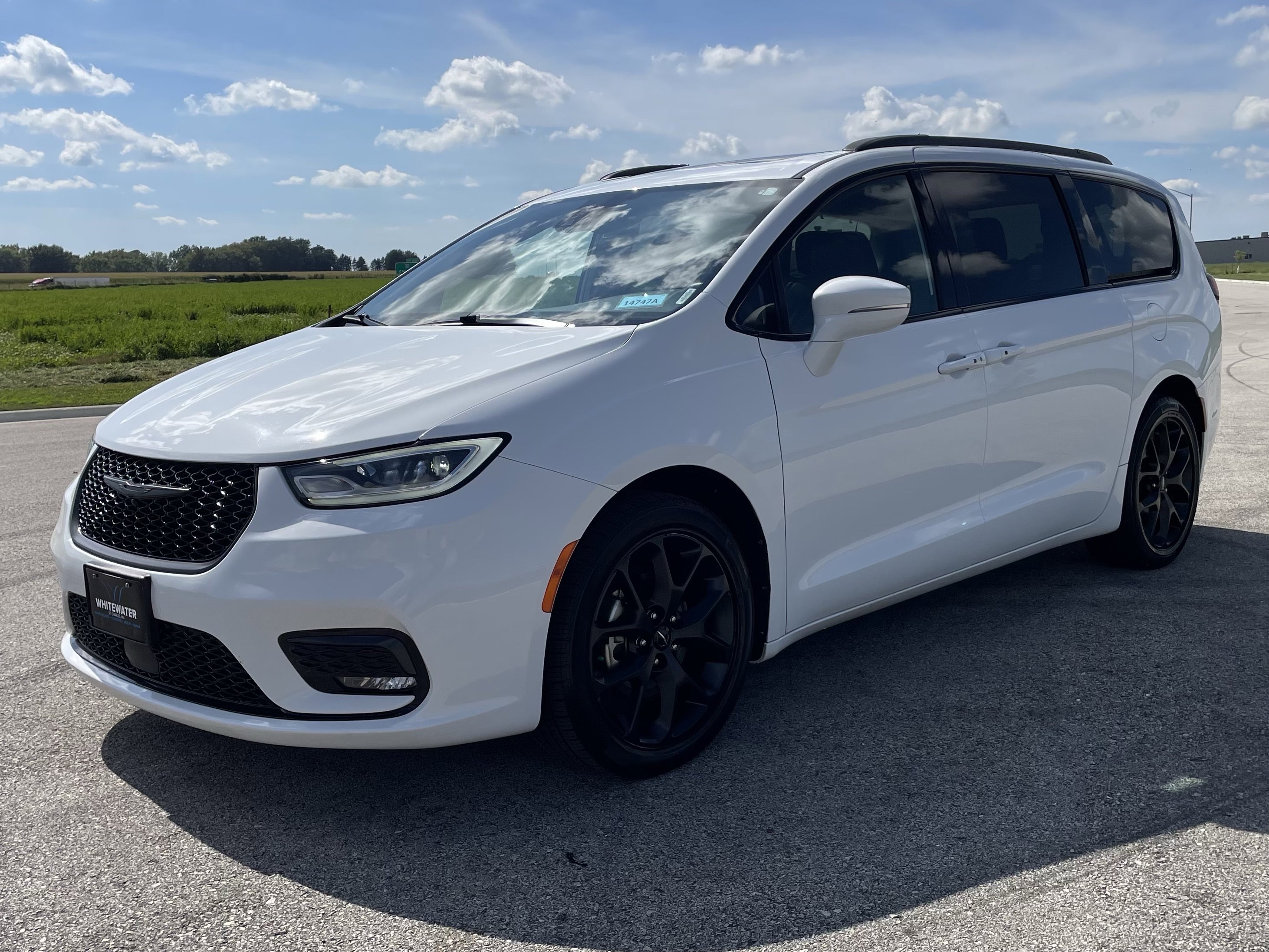 Used 2021 Chrysler Pacifica Touring L with VIN 2C4RC1BG0MR607753 for sale in Saint Charles, Minnesota