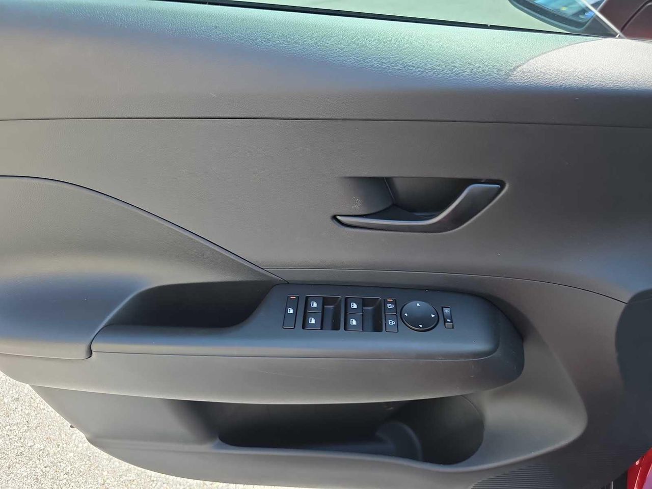 2025 Hyundai Kona SEL photo 15